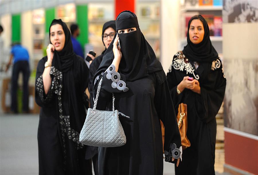 في دراسة بريطانية .. النساء السعوديات هم الأكثر دلالا وجمالا في العالم