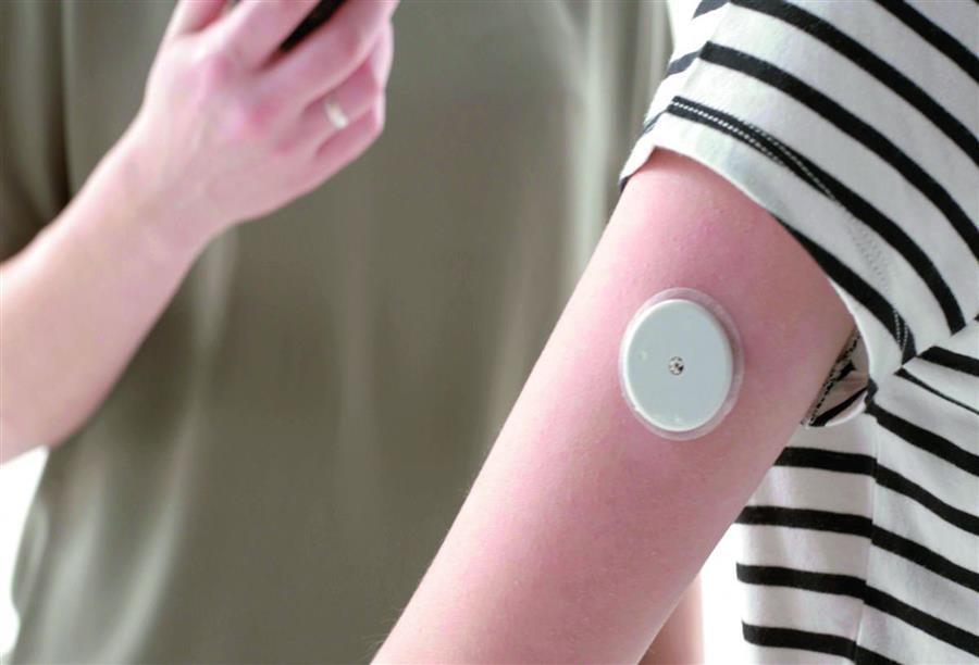 أبتكار جهاز جديد لقياس مستوى الغلوكوز عبر الجلد 