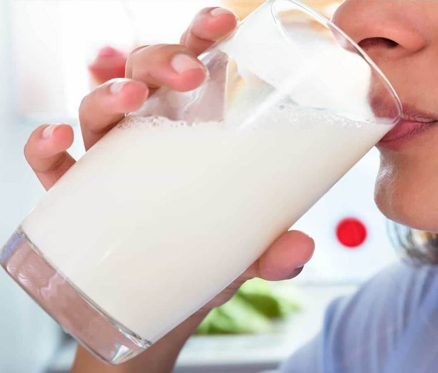 هل يزيد شرب الحليب من إفراز البلغم حال الإصابة بنزلات البرد؟ وهل تناول فيتامين «سي» يرفع من مستوى الشعور بالعافية؟