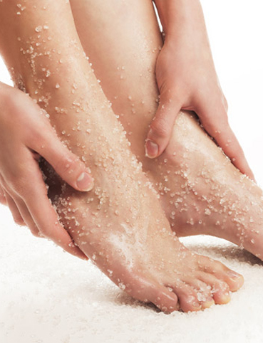 علاجات طبيعية فعالة للتخلص من اصفرار وفطريات أظافر القدمين