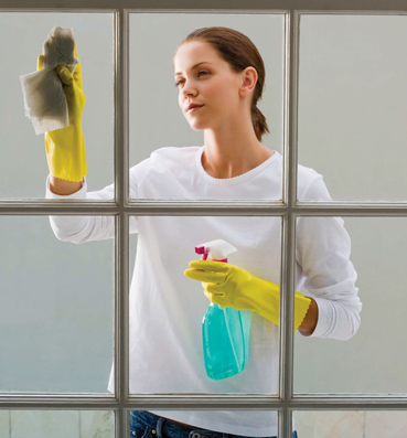 4 خطوات لتنظيف زجاج النوافذ