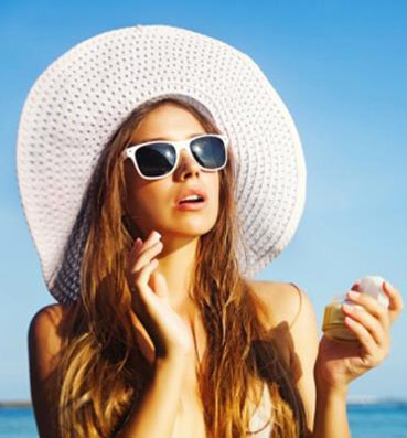 طرق حماية الشعر من أشعة الشمس