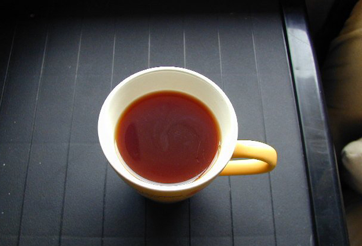 الشاى الأسود يخلصك من الدهون المتواجدة فى القناة الهضمية