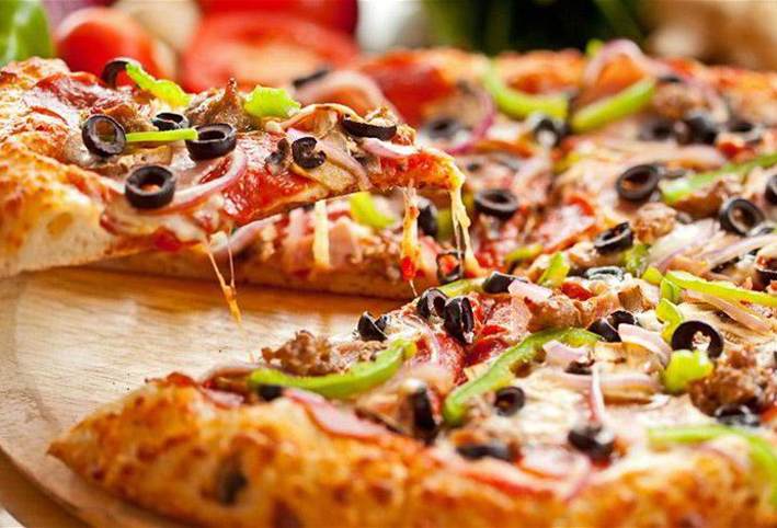 شريحة بيتزا فى وجبة الإفطار قد تكون أكثر فائدة من الحبوب الكاملة