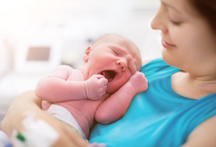 هل الولادة القيصرية في المرة الأولى تمنع فرصة الولادة الطبيعية بعد ذلك؟