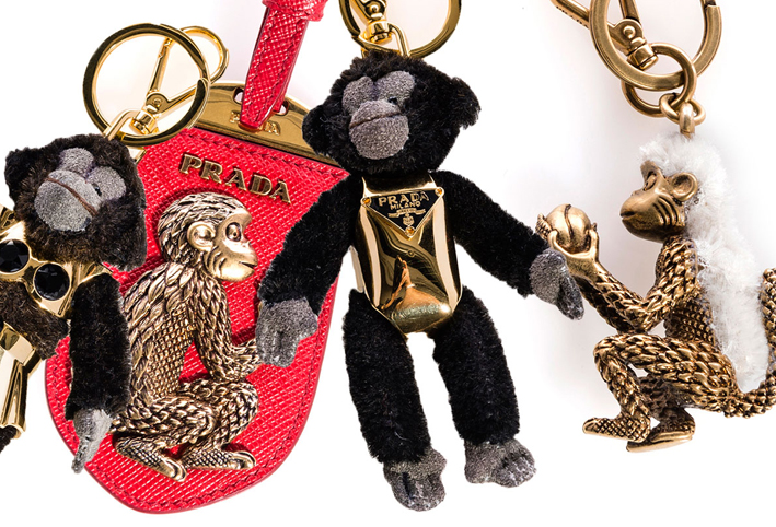 Prada تتوقف عن بيع سلسلة مفاتيح على شكل قرد بعد اتهامات بالعنصرية