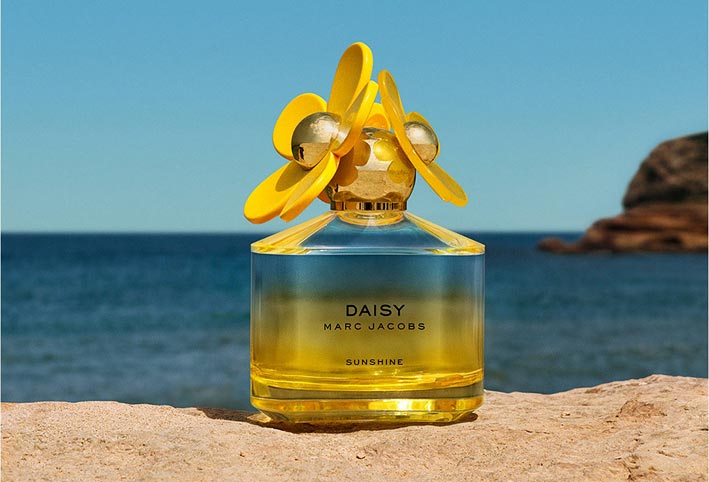 مشرقة دائما مثل شعاع الشمس مع نسمات عطرك الجديد Marc Jacobs Daisy Sunshine Collection