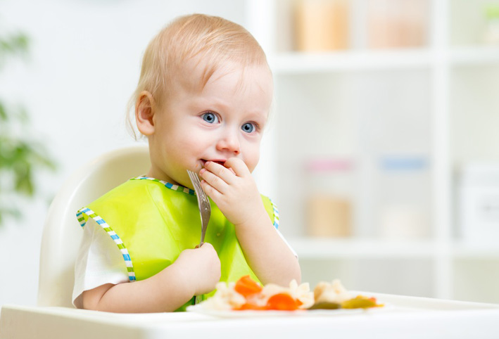 الطعام المثالي للطفل من عمر 6 شهور وأكثر