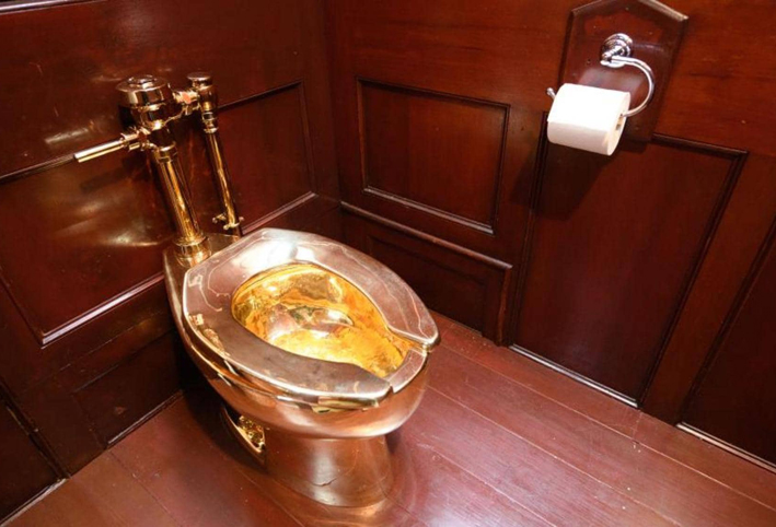 سرقة مرحاض ذهبي بـ 1.2 مليون دولار من قصر بريطاني