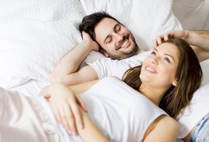 لماذا ينصحك الخبراء بممارسة العلاقة الجنسية في الصباح؟
