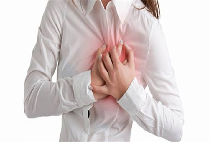  أسباب وأعراض أمراض القلب عند النساء .. تعرفيها