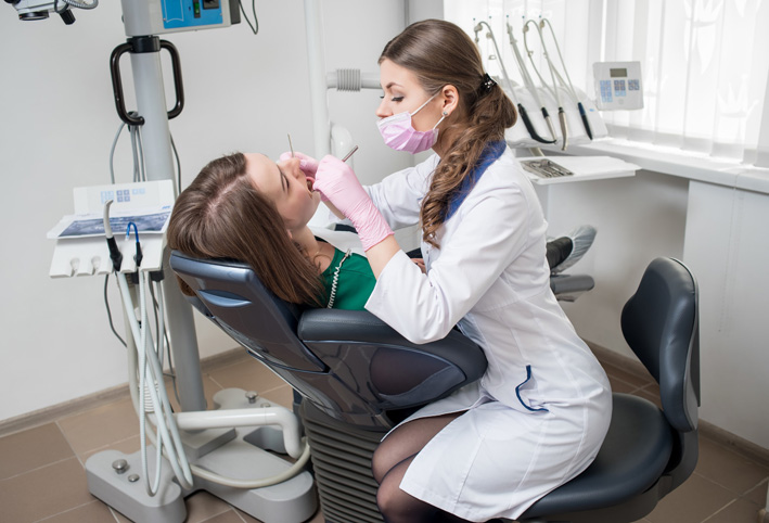 كيفية تجنب الإصابة بـ فيروس كورونا في عيادات الأسنان
