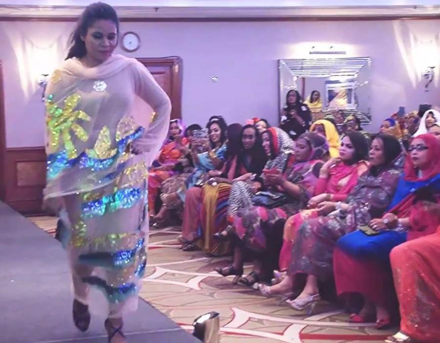 بالفيديو .. أول عرض أزياء  مختلط فى السودان يضم الإناث والرجال