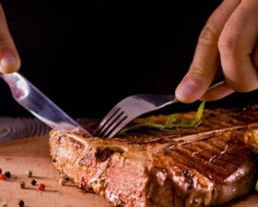 هل تزيد اللحوم الحمراء من مخاطر الإصابة بأمراض القلب؟