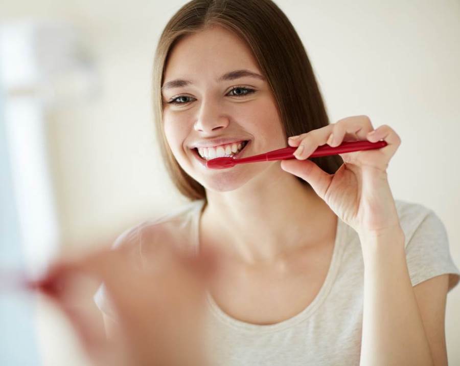 دراسة: عدم تنظيف أسنانك قد يزيد من خطر الإصابة بالسرطان