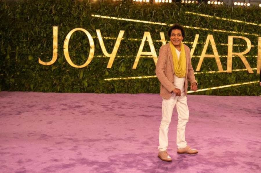 محمد منير مفاجأة حفل Joy Awards وينال جائزة تكريمية خاصة