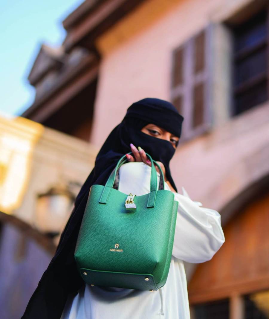 حقيبة Leonie الخضراء خاصة لمنطقة الشرق الأوسط