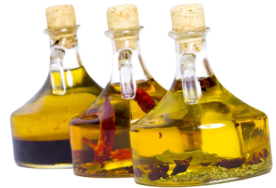 الزيوت العطرية إحدى وسائل العلاج في الطب البديل 