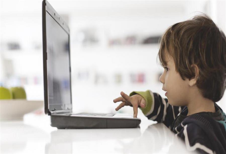 طفل عمره 9 سنوات يدخل موسعة «غينيس» كأصغر خبير كومبيوتر