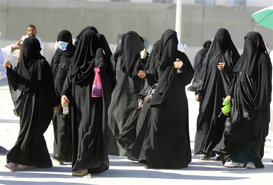 سعوديات يُقمن حفلات باذخة احتفالاً بطلاقهن من أزواجهن بعد عناء