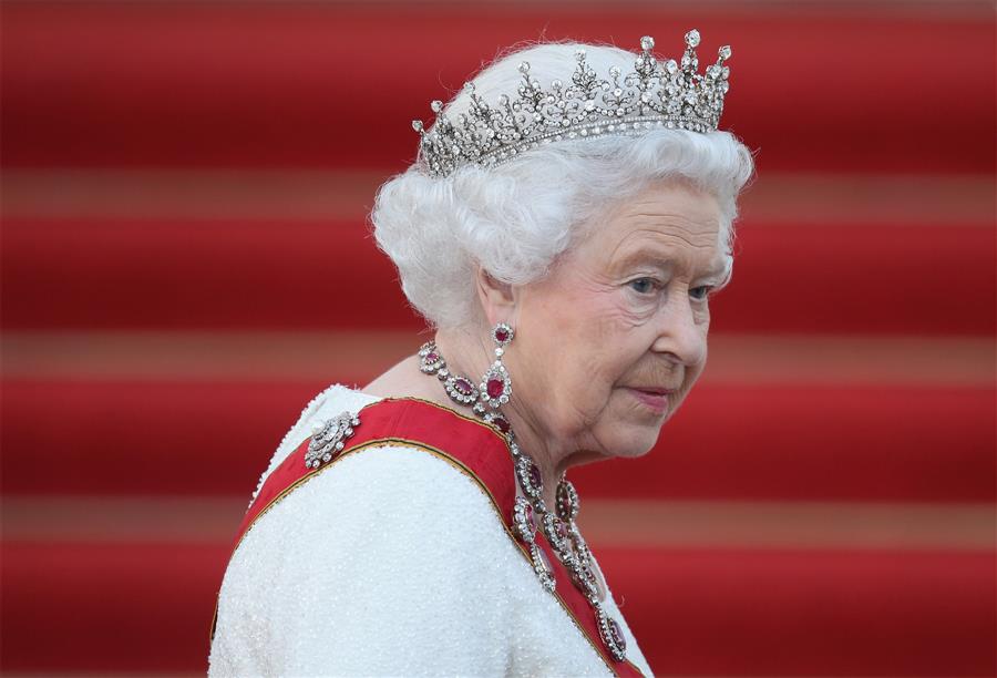 الملكة إليزابيث الثانية أصبحت أكبرمعمرة في تاريخ التاج البريطاني