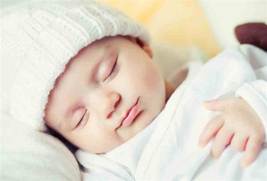 ولدت ماديسون ورأسها منتفخ مما ساعد الأطباء على تشخيص الورم