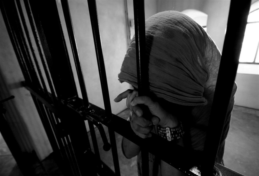 صحافية بحرينية تواجه السجن لاتهامها قاضياً بـ"مراودة فتاة"