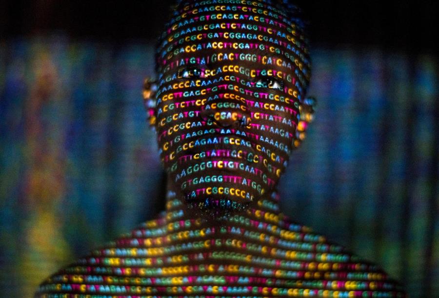 يتركز اختبار الـ DNA على تحليل 15 علامه (STR) لكل شخص والتى تكون الشكل الوراثى، وتسمح مقارنه الشكل الوراثى بتثبيت الصلات العائليه بين الاشخاص.