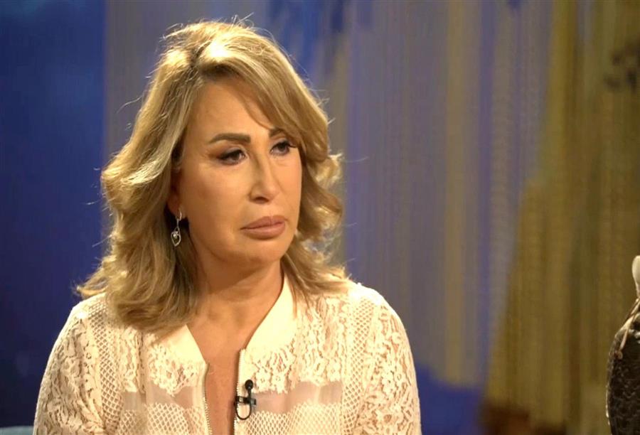 يذكر أن المخرجة المصرية إيناس الدغيدي عرفت بأنها "مثيرة للجدل" بسبب الأفكار المختلفة والجريئة التي تقدمها في أفلامها