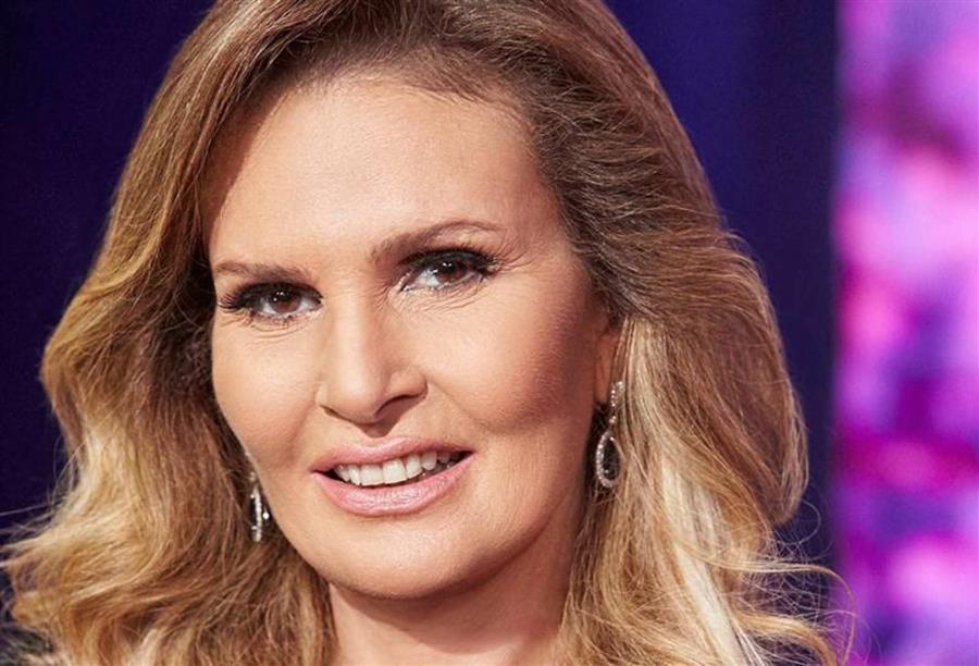 يسرا عاشت طفولة قاسية مع والدها الذي حرمها من التعليم وحبسها بالمنزل