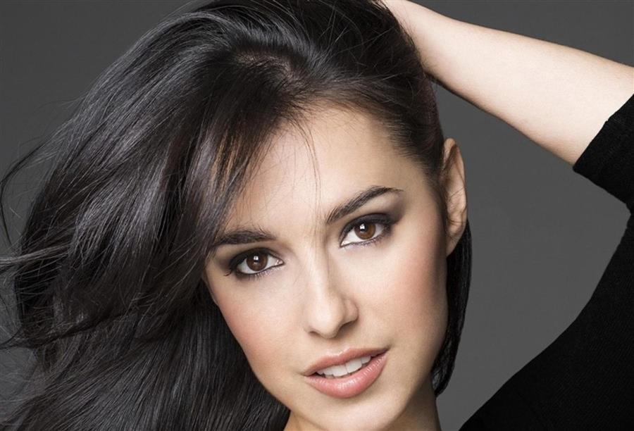 إعتماد نظام غذائى غير متوازن وعدم شرب كميات كافية من المياه وتعريض الشعر لعدّة عوامل خارجية تؤذيه وتضرّ به، مثل حرارة الشمس المرتفعة  يمكن أن تلحق الأذى بصحة شعرنا 