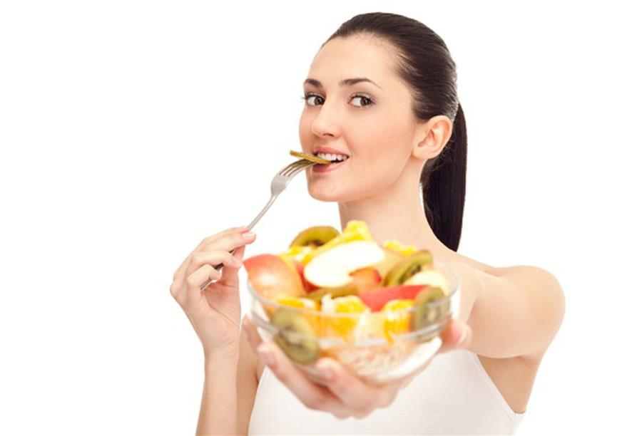 حتى العروس التى لا تشكو من الوزن الزائد، من الأفضل لها أن تتبع نظاماً غذائياً صحياً يحافظ على صحتها ونضارة بشرتها وحيويتها.