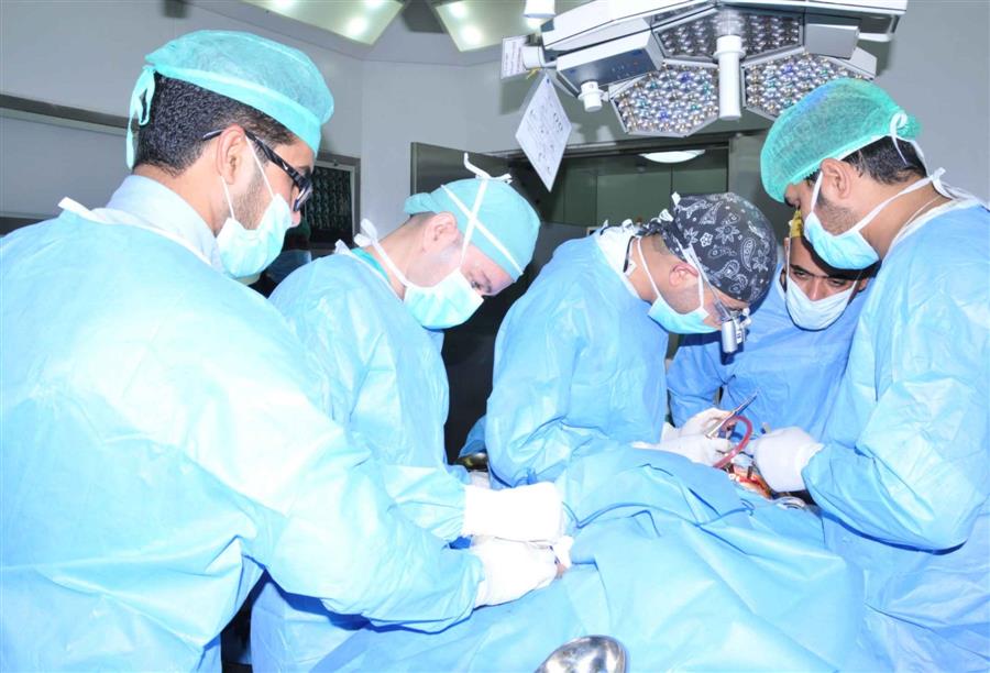 فريق طبي يعيد ذراع طفل سعودي بترت في حادث
