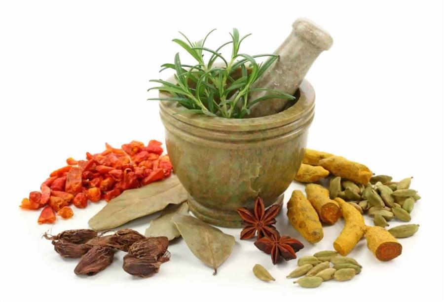 الأدوية الطبيعية أكثر أماناً وفعالية وراحة عن الأدوية التقليدية