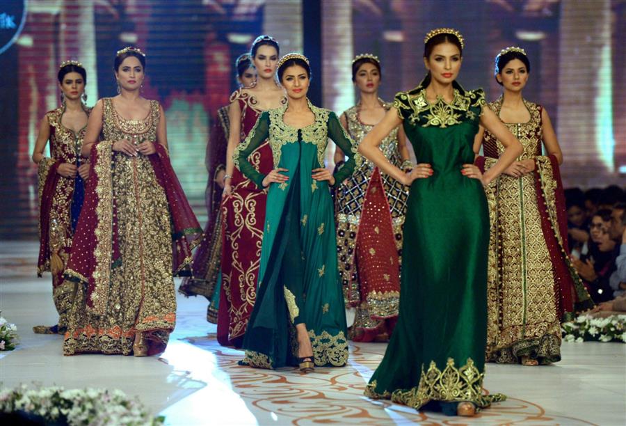 الموضة .. أحدث وسائل التفاعل الإيجابي بين الهند وباكستان