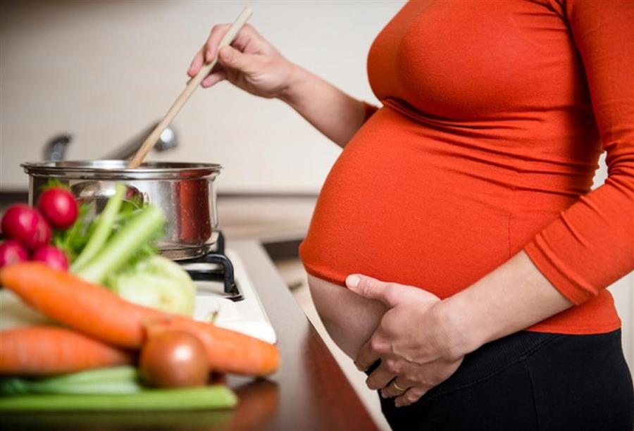 في فترة الحمل، تظهر مشكلة فقر الدم بشكل مؤثر على صحة الأم وجنينها وسلامة حملها