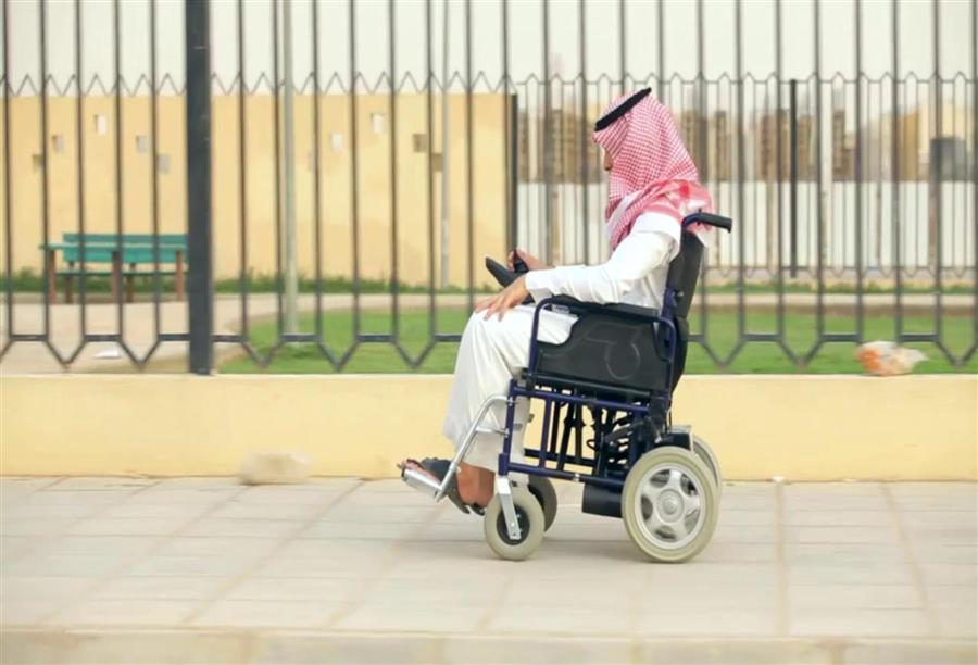 "عند استخدامي لجهاز (ReWakl) أشعر أنني أحافظ على جسدي بالكامل، فهو مثل أخذ سيارة ما ووضعها داخل المرآب.. إنه يشعرك بشعور هائل"
