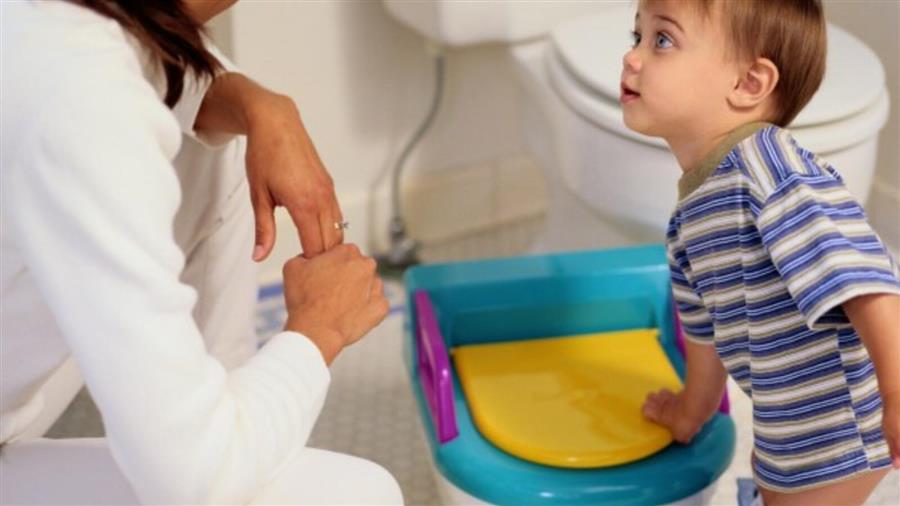  ماهي مخاطر تدريب الطفل على استخدام المرحاض في سن مبكر؟