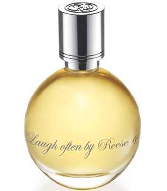 هذا العطر يشعرك بنسيم هواء الصيف على شط البحار،فهو من العطور التي لا تمانعين في استخدامها في يوم الصيف الحر والرطب