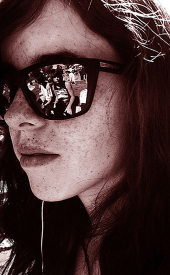 الغريب أن هناك بعض الرجال الذين لا ينجذبون للمرأة المثالية