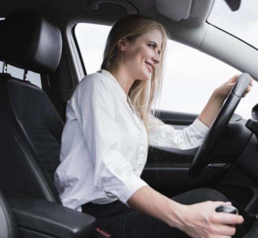 نصائح لسلامة المرأة التي تقود السيارة بمفردها