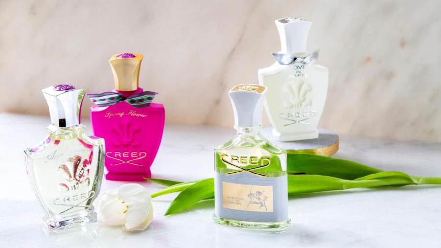 العطور من أفضل الأشياء التى تغير الحالة المزاجية للنساء للأفضل لما تتمتع به العطور من رائحة ذكية