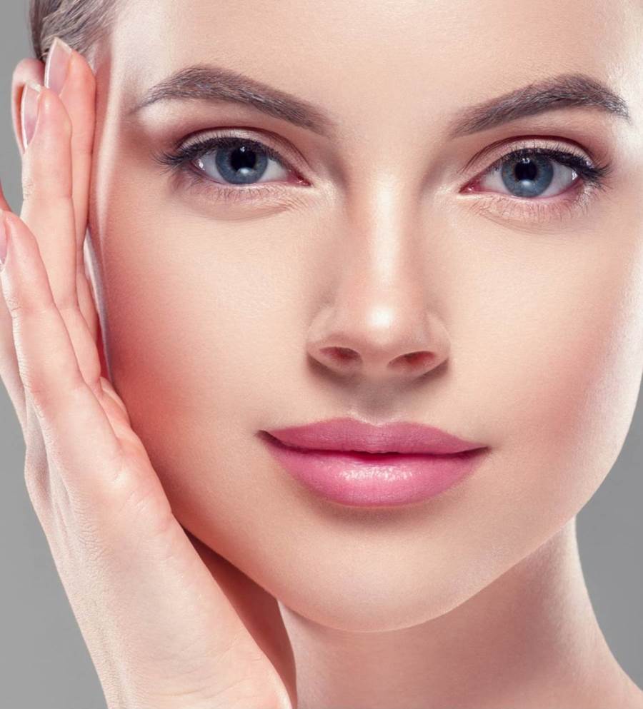 عادات ضارة تفعلينها.. تصيبك بالعديد من مشاكل البشرة