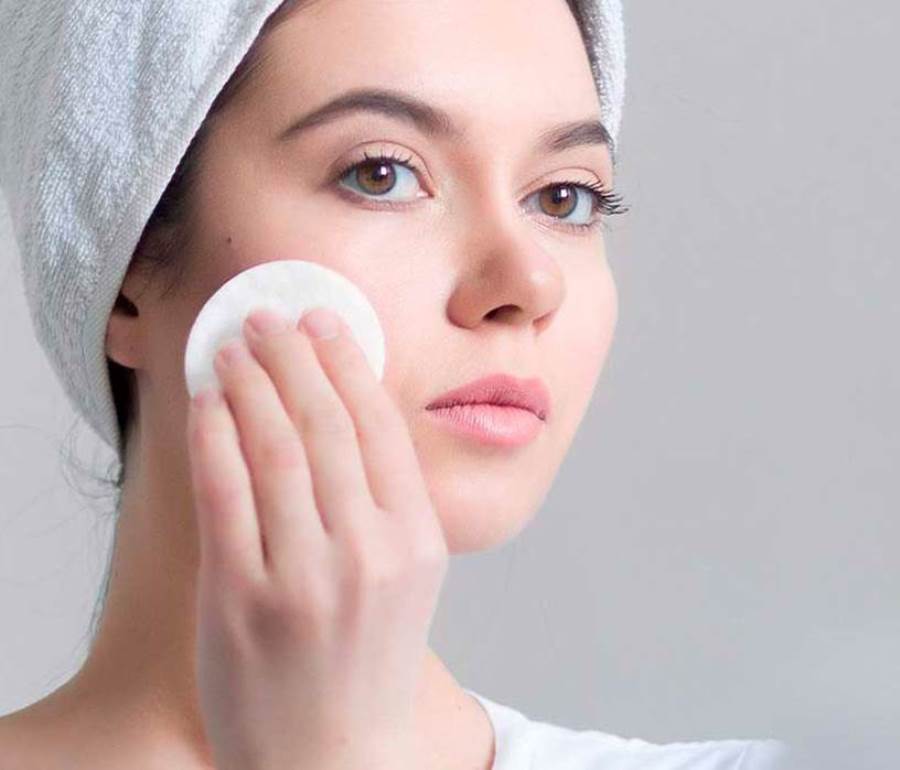 ما هي أكثر الأطعمة إضرارا ببشرتك؟