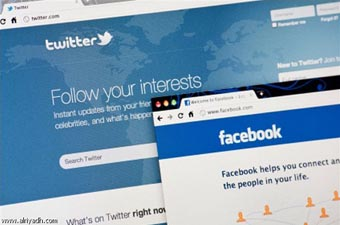 وصفها بـ"سيئة السلوك" لأنها تصادق الذكور بـ"فيس بوك وتويتر" و تسهر طوال الليل أمام الكمبيوتر