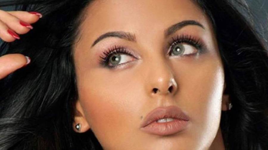 أنا كأي فتاة في سني أتمنى أن أجد فارس أحلامي وحتى على المستوى العقلي أرى أن حصول الفنان على نعمة الاستقرار مبكرا يدفعه خطوات للأمام