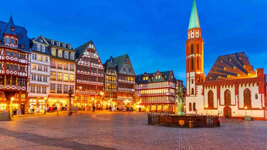 الدائم منه تسبب في موت 3% من حالات أمراض القلب في أوروبا وتشير الدراسة إلى أن 4 في المائة فقط من بيوت المناطق المحاذية لمطار فرانكفورت مبنية بشكل يقيها من مضار الضجيج