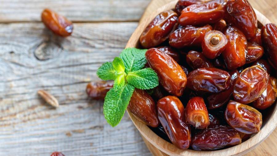 التمر غني بالفوسفور الذي يزيد في حيوية الدماغ والنشاط الجنسي.