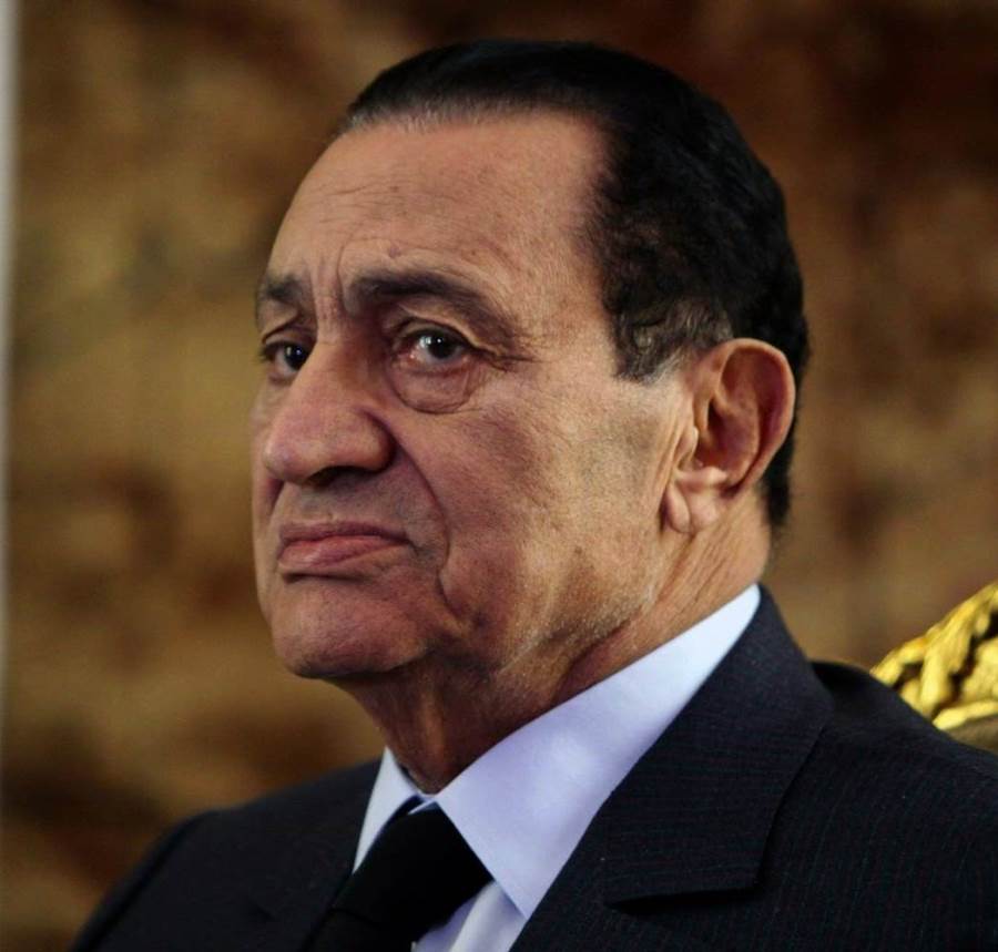 فنانو مصر ينقسمون حول الحكم بحبس مبارك وبراءة نجليه