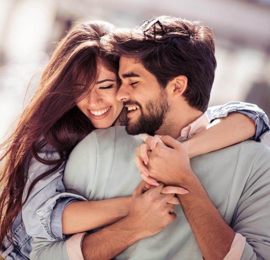 دراسة: الزواج يجعل الحياة أكثر سعادة.. لكن بعد عمر طويل